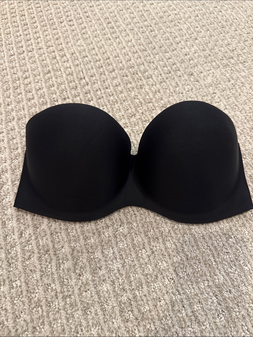 Gently Used, Lightly Lined, Strapless Bra Black Approximately 34-36 D-Dd